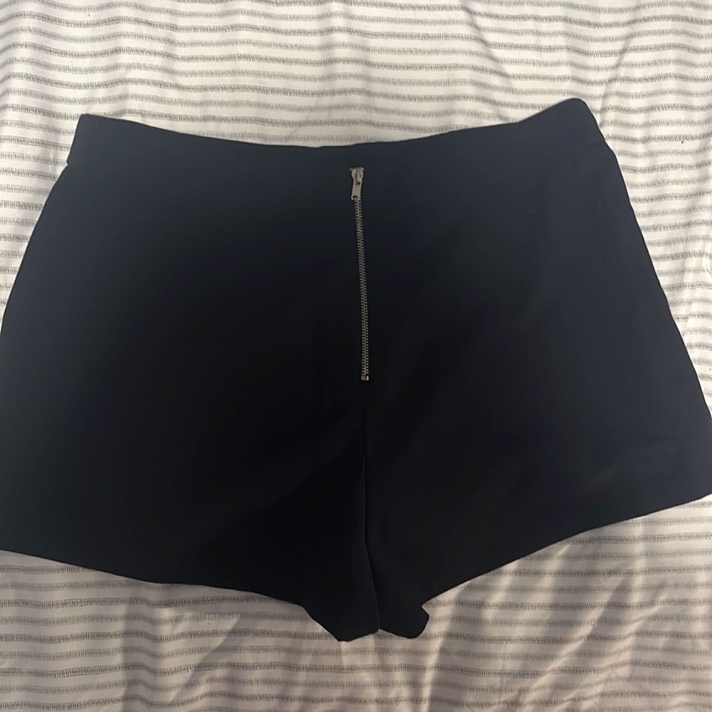 Shorts - Picture 2 of 3